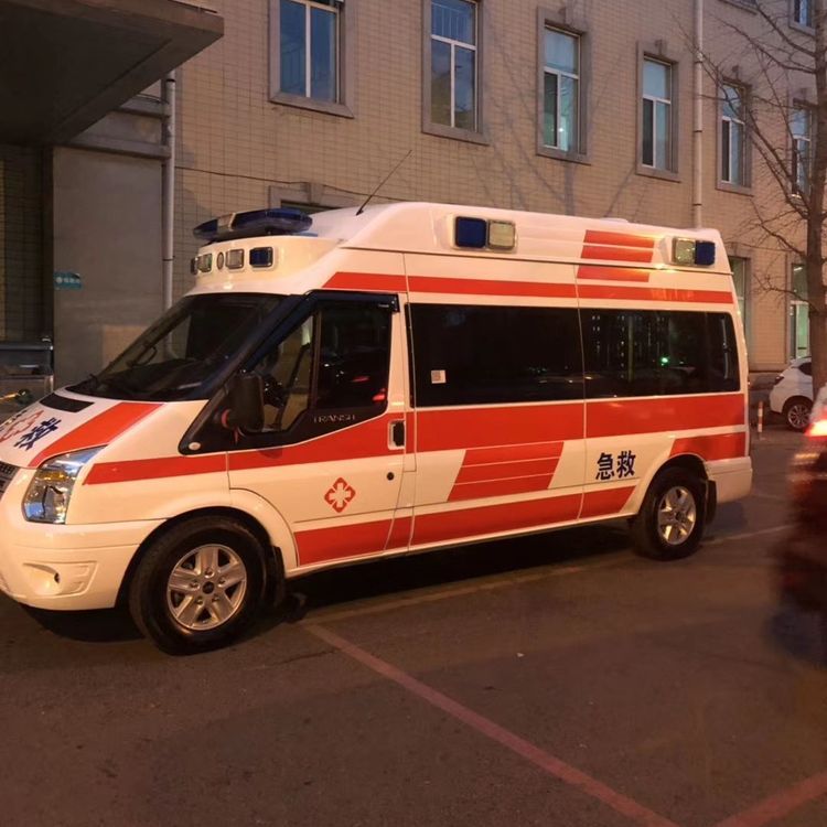 名山夜间租赁救护车护送病人转院：安全转运的 8 大核心注意事项